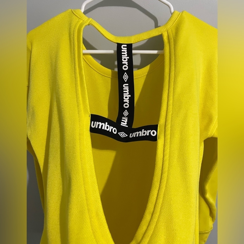 Umbro Yellow Low Open Back Logo Straps Sweatshirt Women's Long Sleeve … - Picture 3 of 6